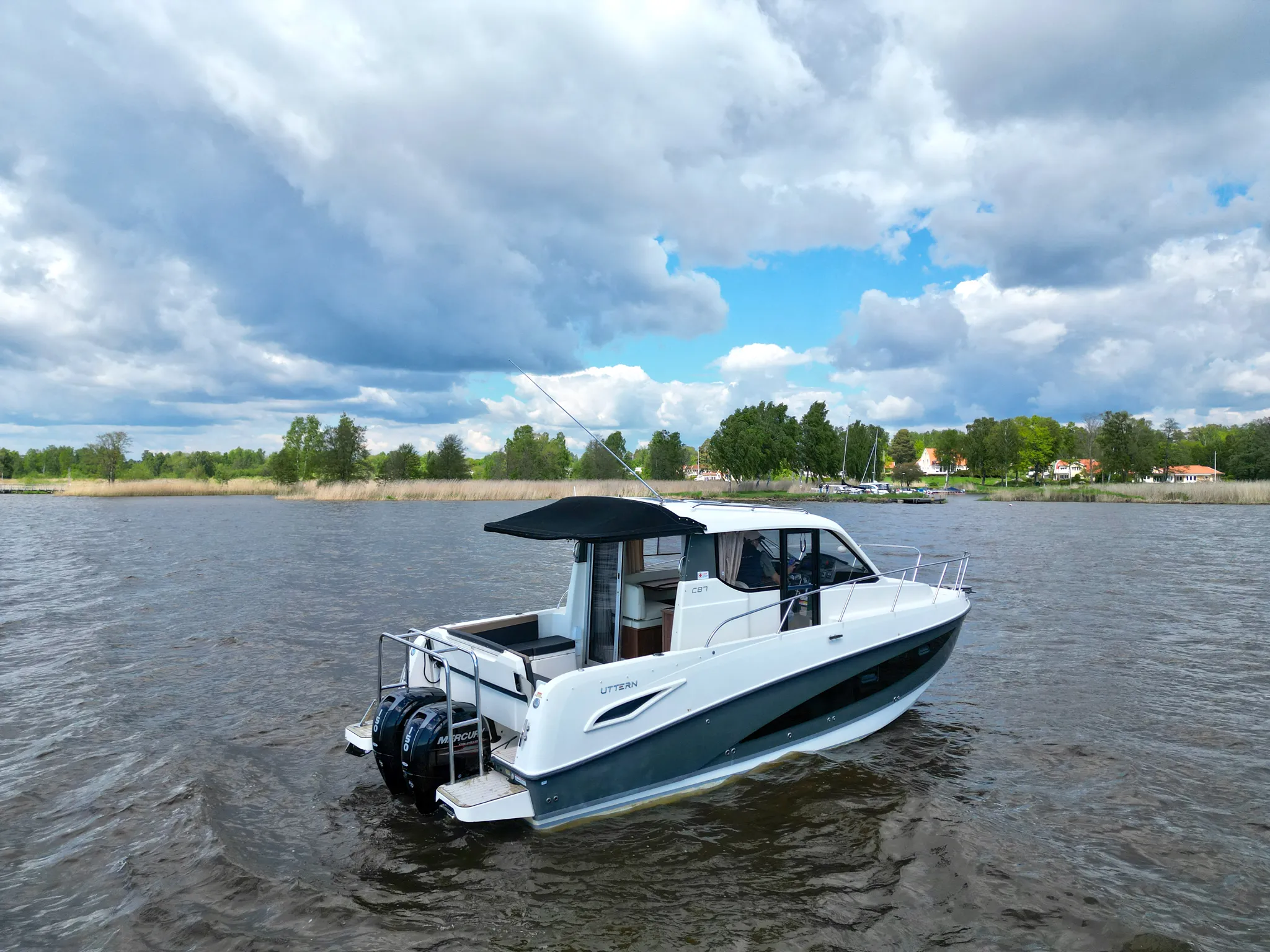 Boat image 5