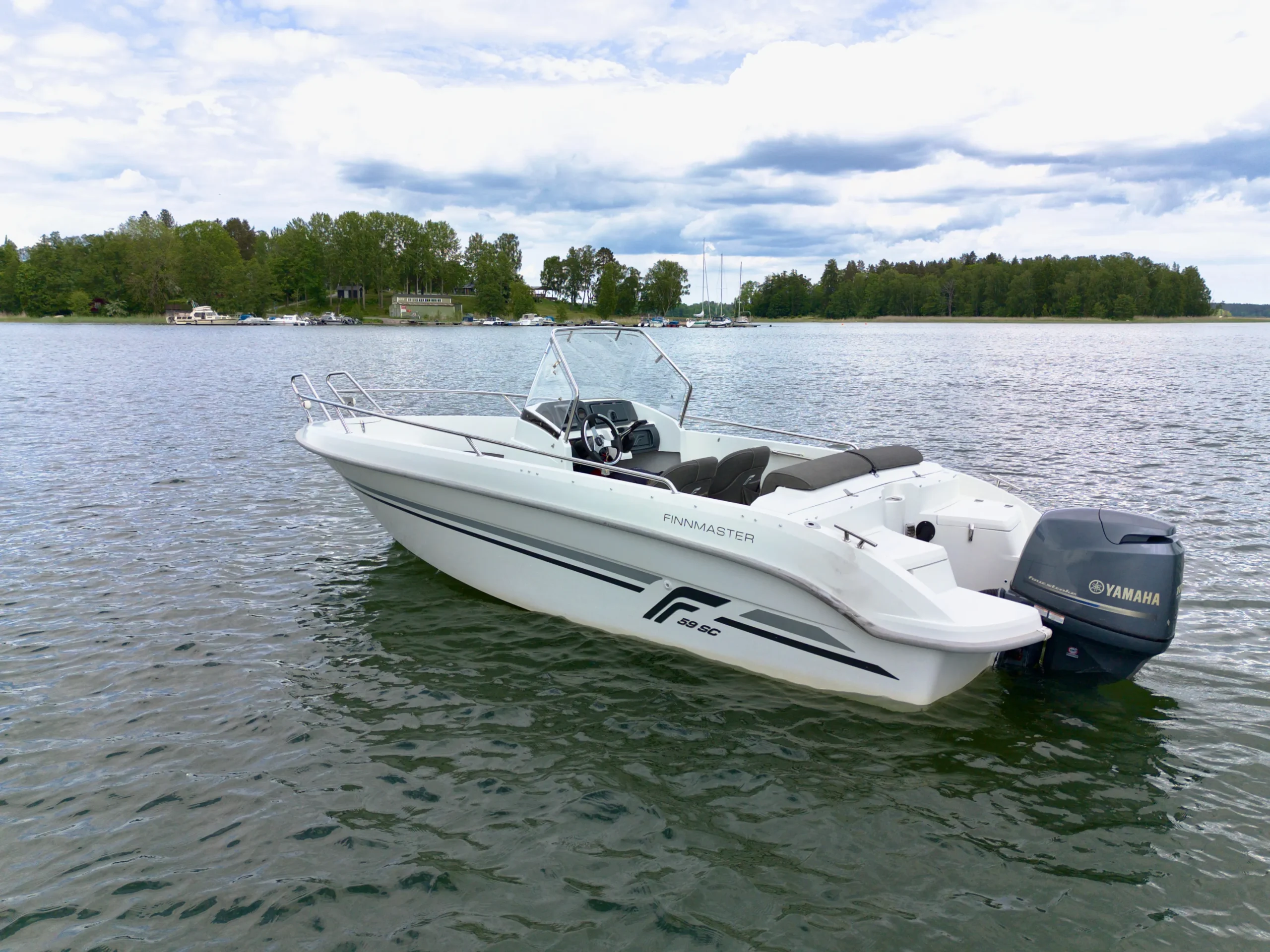 Boat image 3