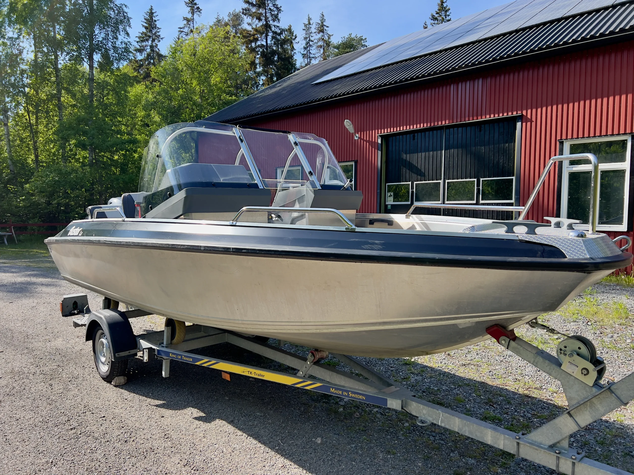 Main boat image