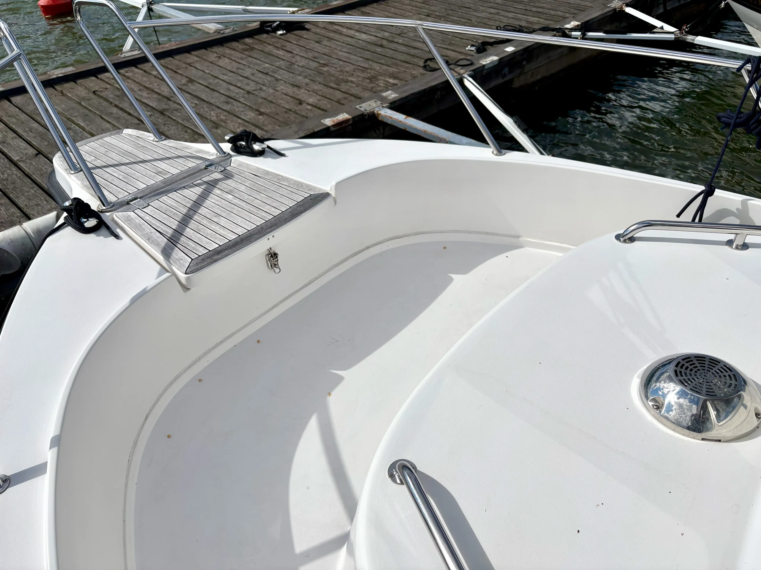 Boat image 5