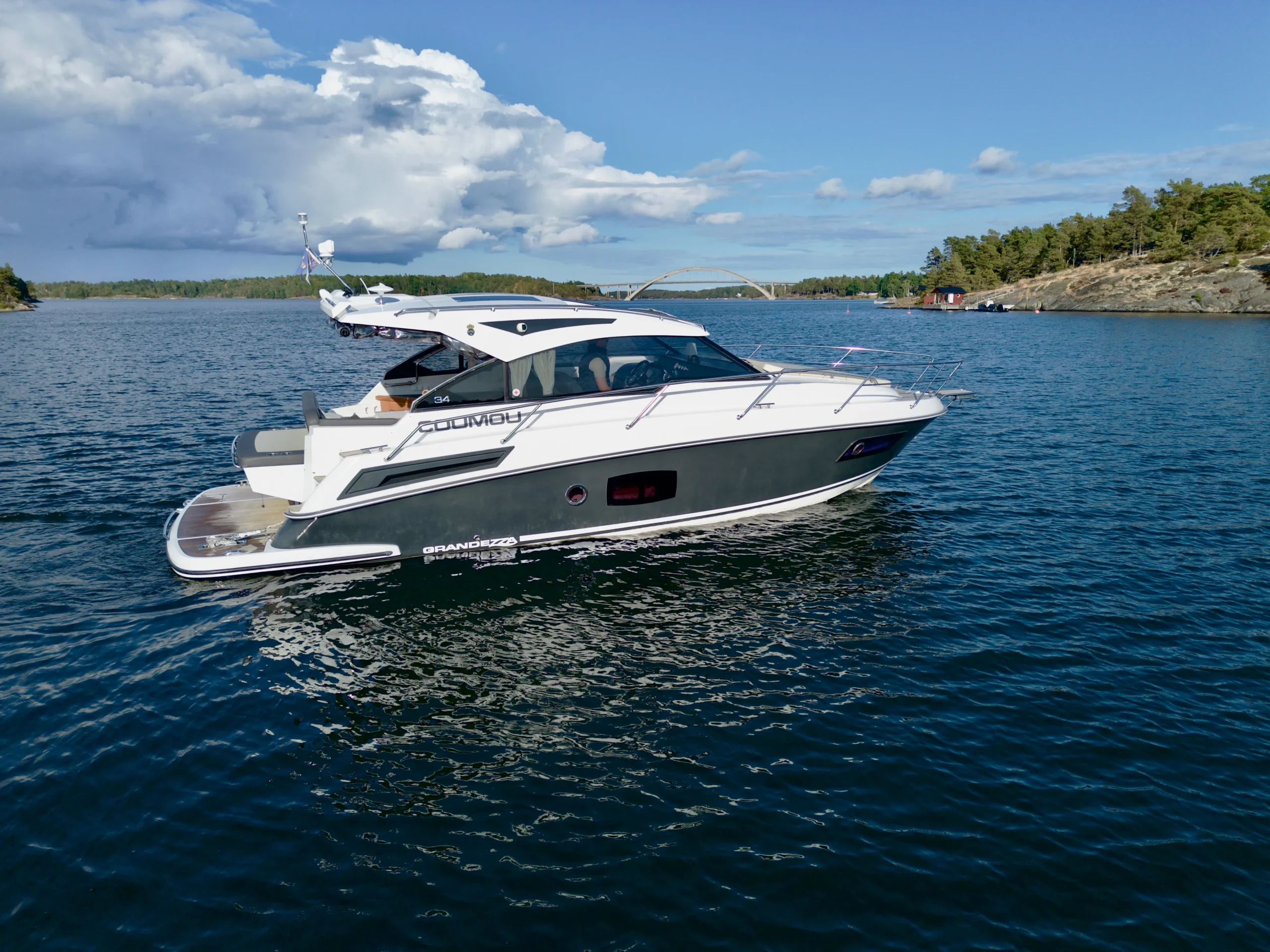 Boat image 3
