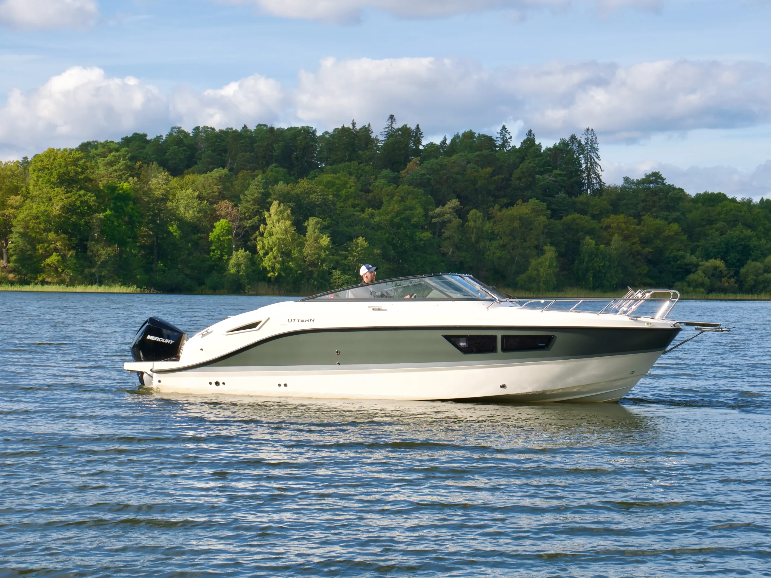 Main boat image