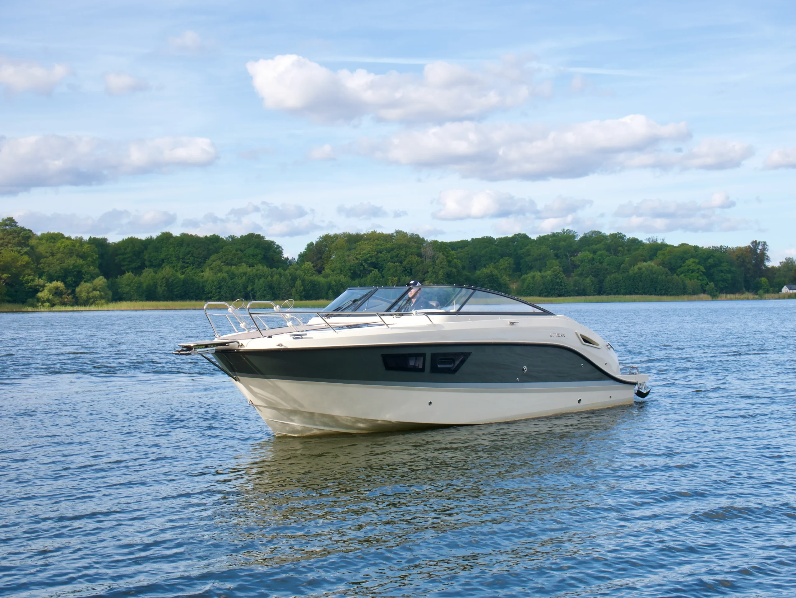 Boat image 3