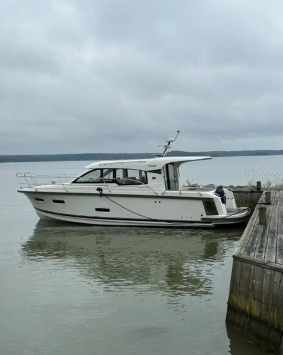 Main boat image